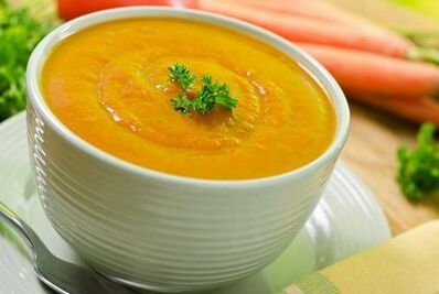 Sopa de purê de legumes para gastrite